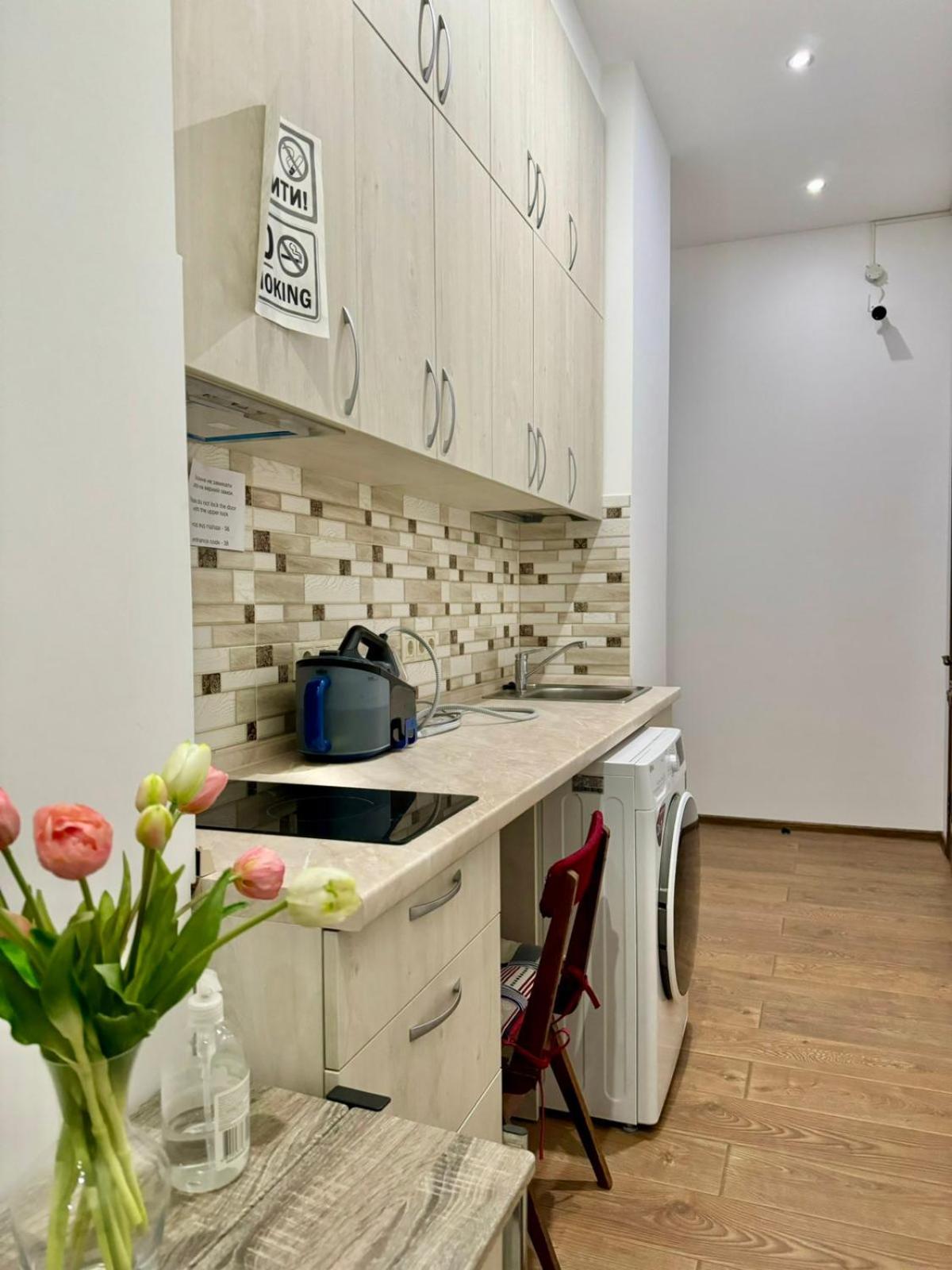 Апартаменти Поруч З Олімпійським Стадіоном Kyiv Exterior foto